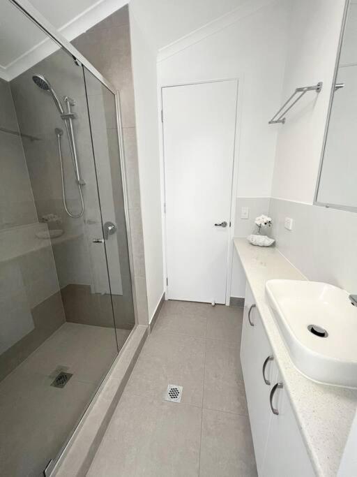 Marlin Villa - Hervey Bay Urangan Экстерьер фото